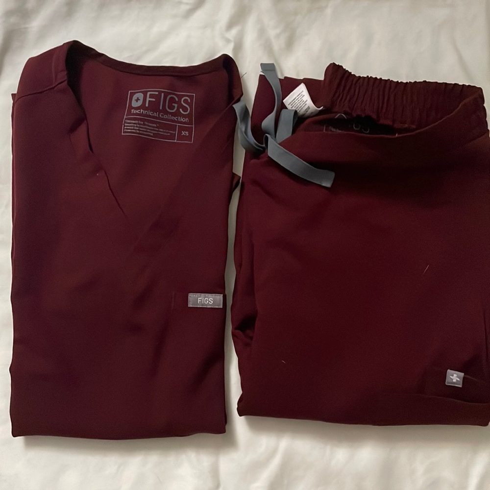 Figs Scrub Set-Maroon